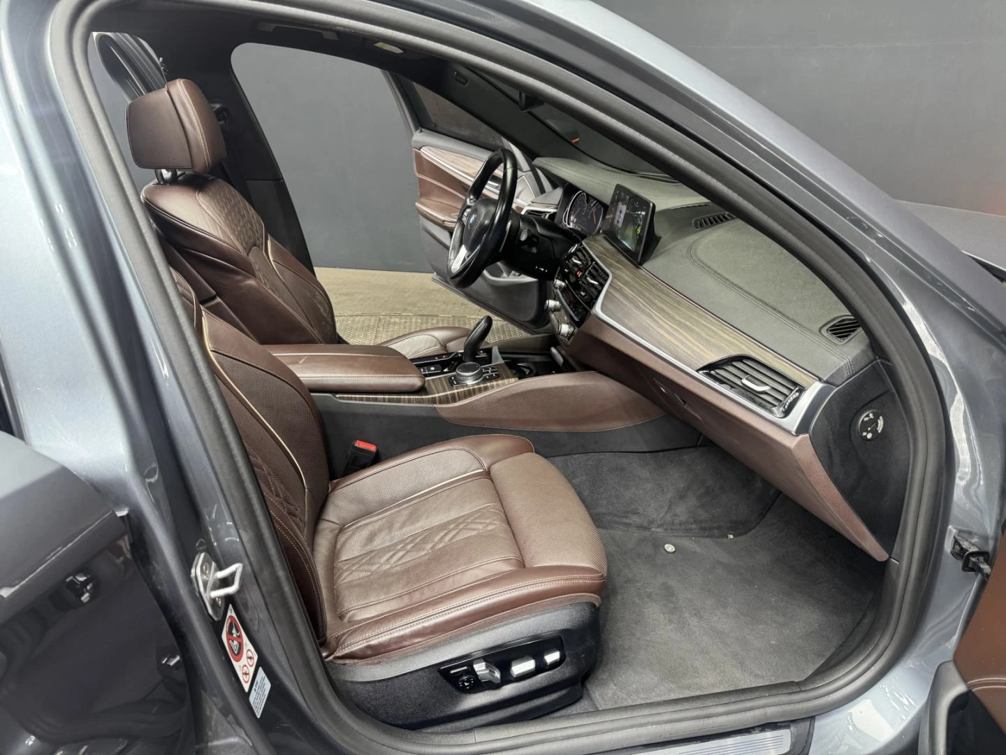 BMW 520 xDrive M-Pack   -  | Mobile.bg   16