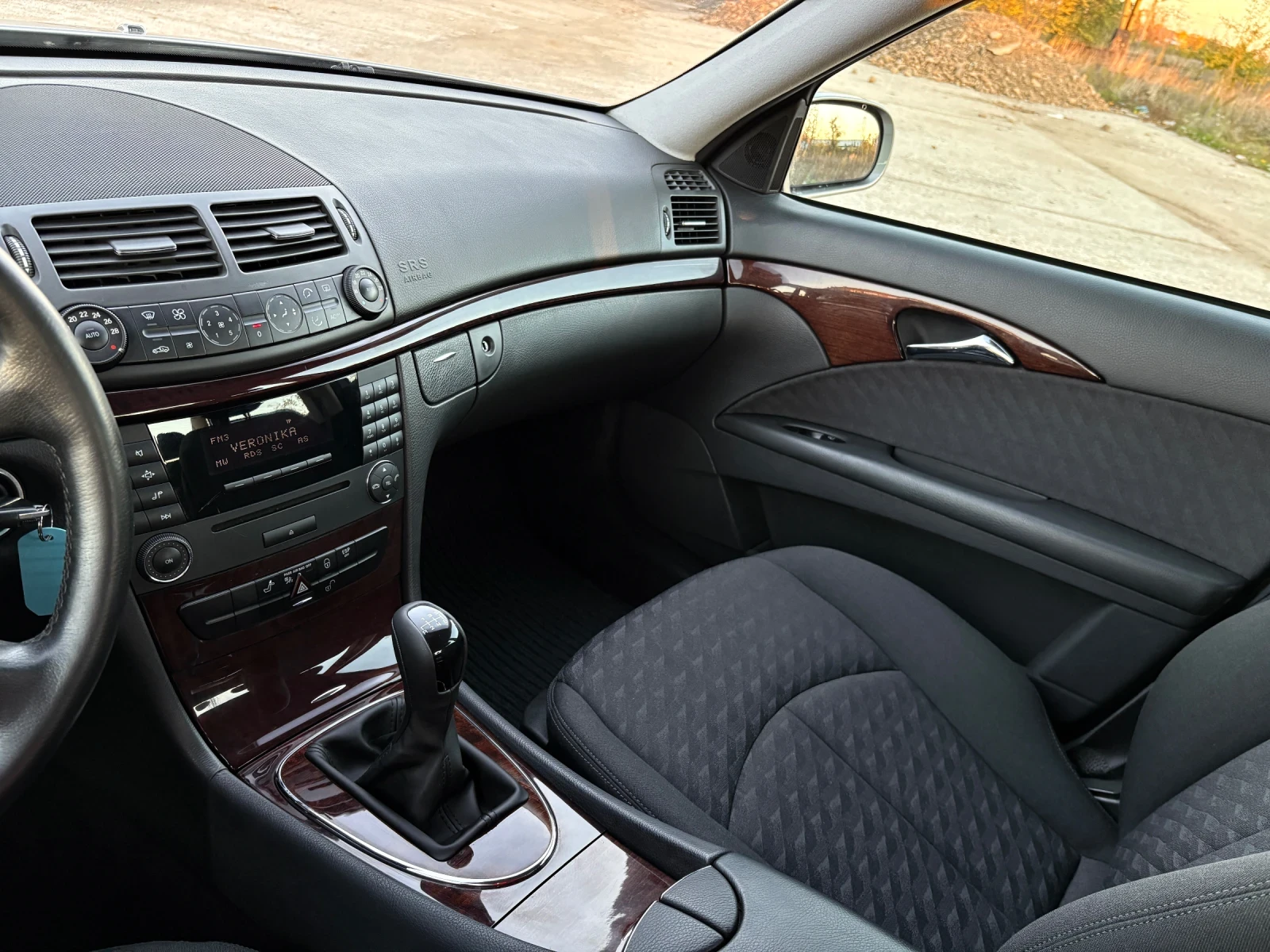 Mercedes-Benz E 200 2.2CDI  164 000*  *  | Mobile.bg   11