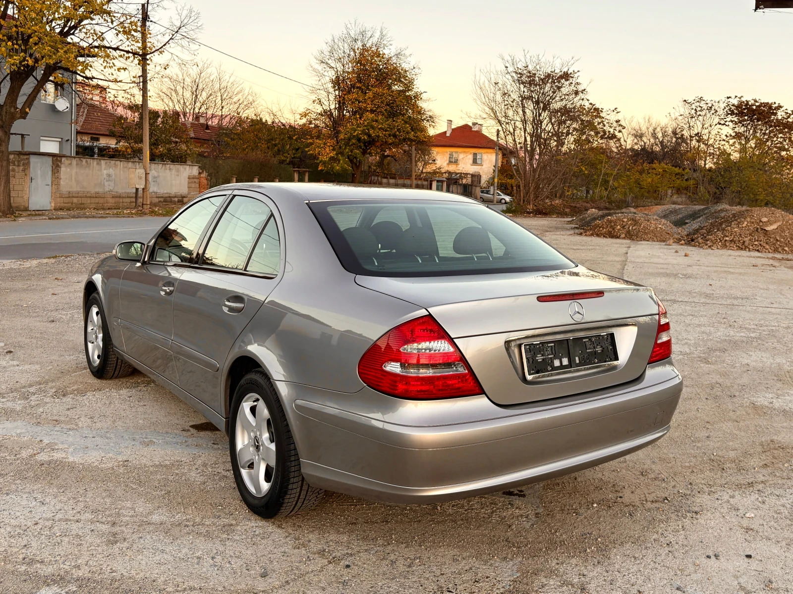 Mercedes-Benz E 200 2.2CDI  164 000*  *  | Mobile.bg   3