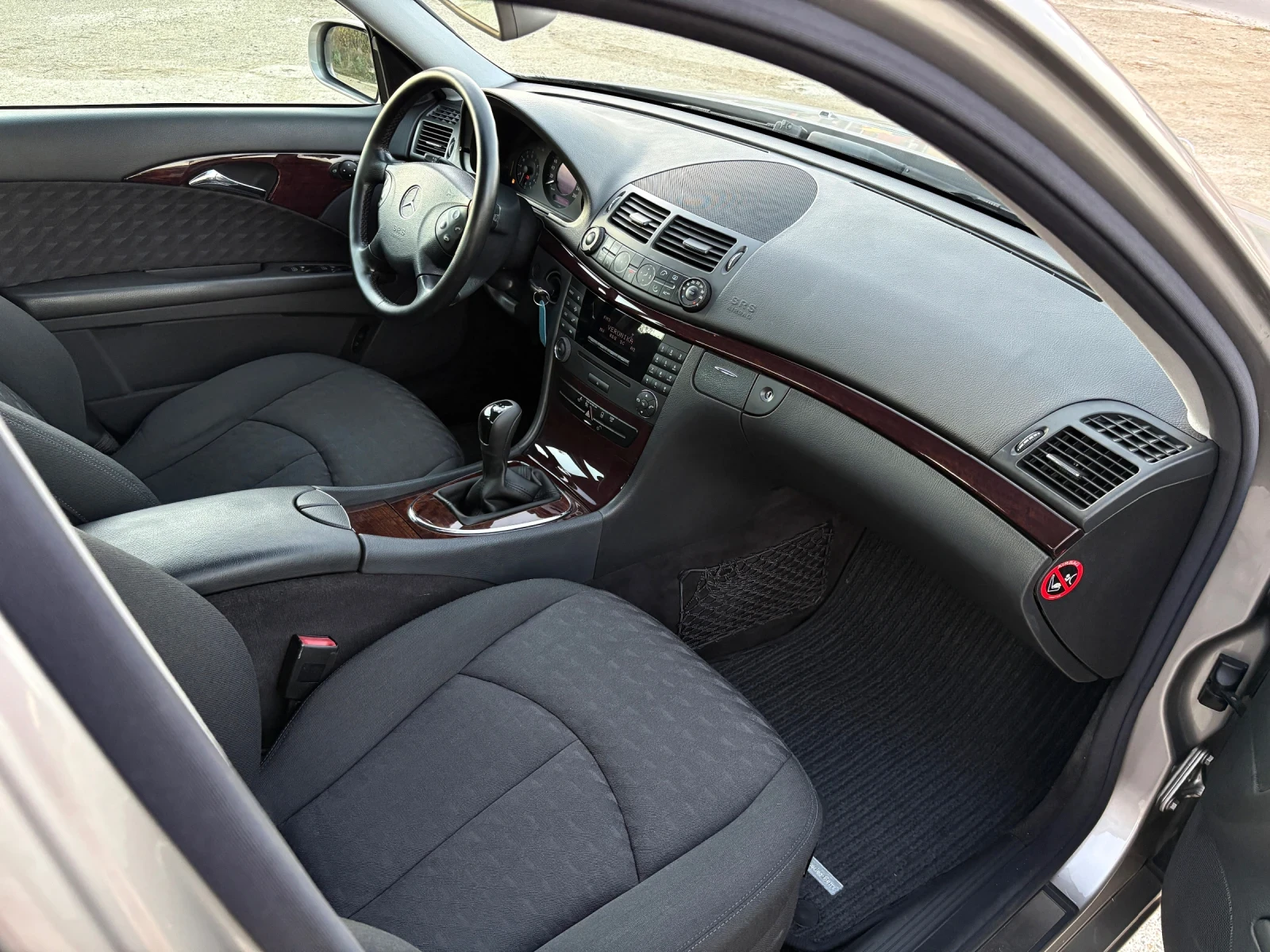 Mercedes-Benz E 200 2.2CDI  164 000*  *  | Mobile.bg   9