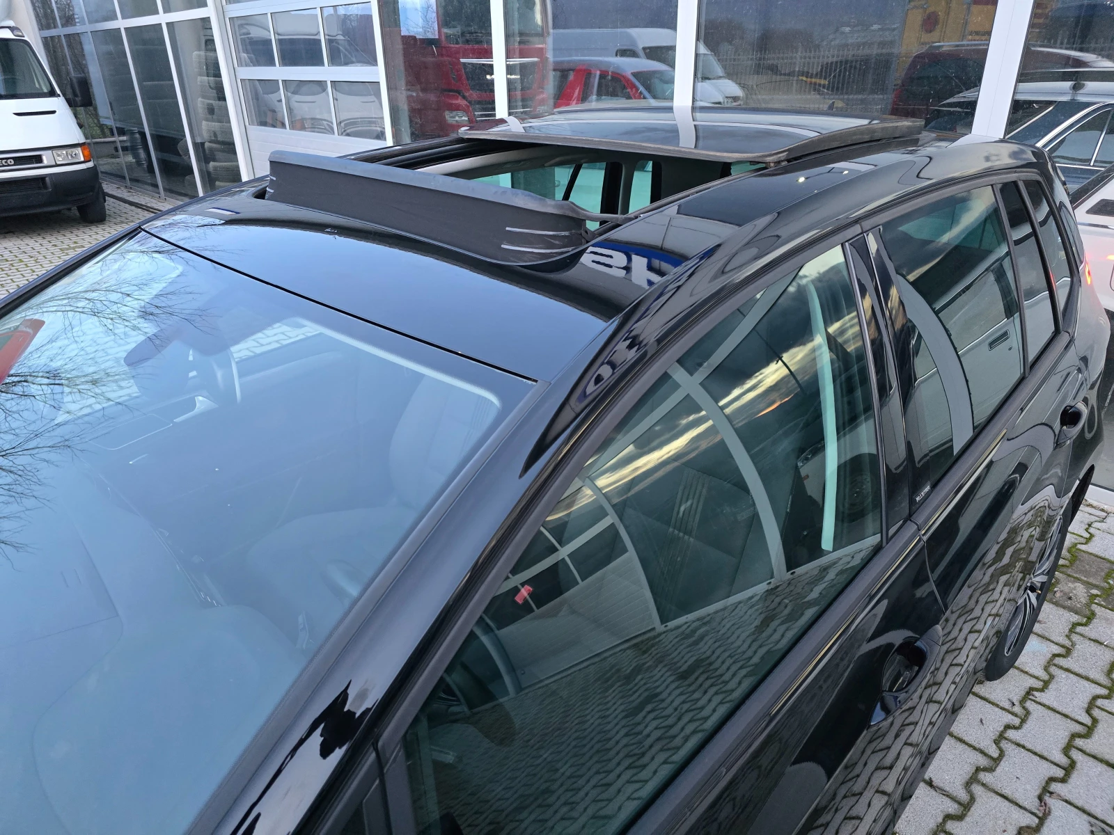 VW Sportsvan 2.0 TDi* ALLSTAR* KAMERA* PANORAMA* DISTRONIC*  - изображение 6