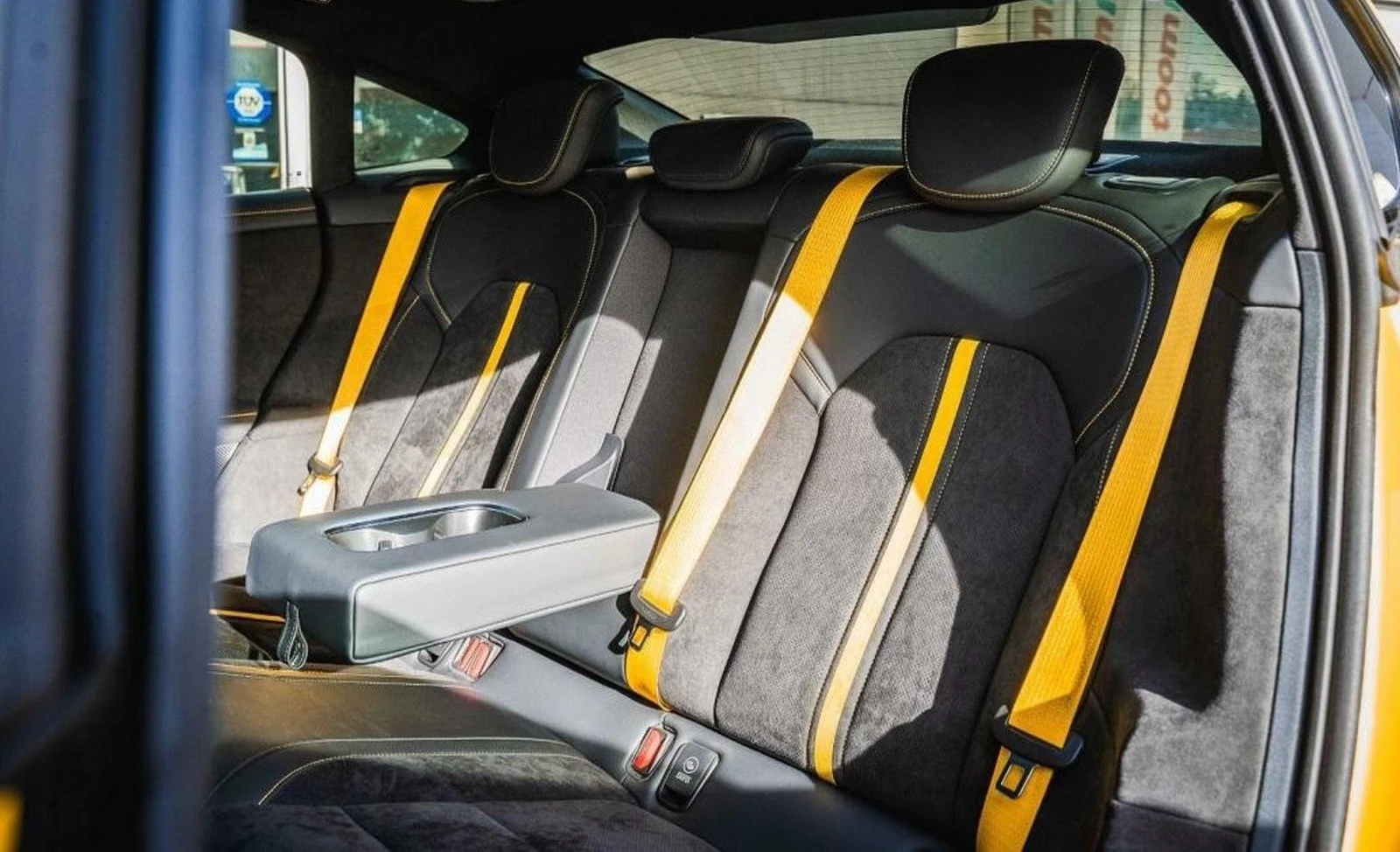 Xiaomi SU7 ULTRA AWD 1549HP KERAMIK-BRAKES CARBON | Mobile.bg � ����������� 16