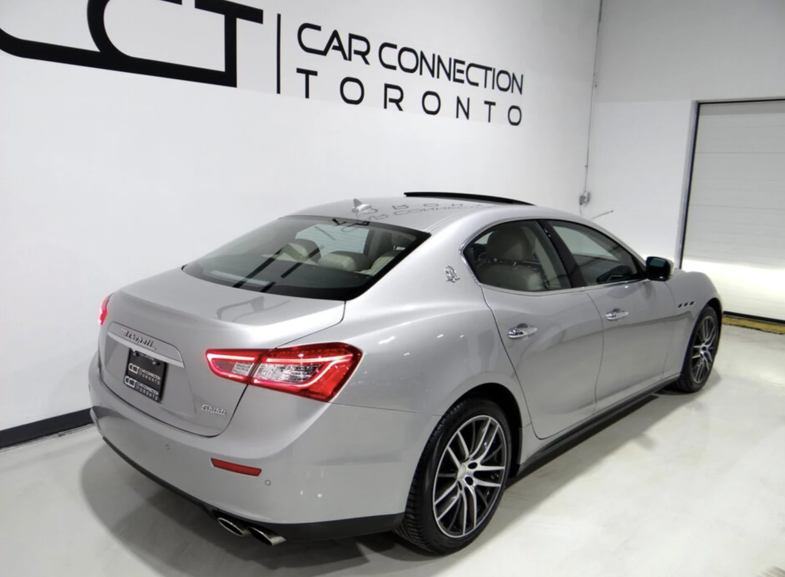 Maserati Ghibli RWD / 3.0 Bi-Turbo V6 / ПАНО - изображение 4