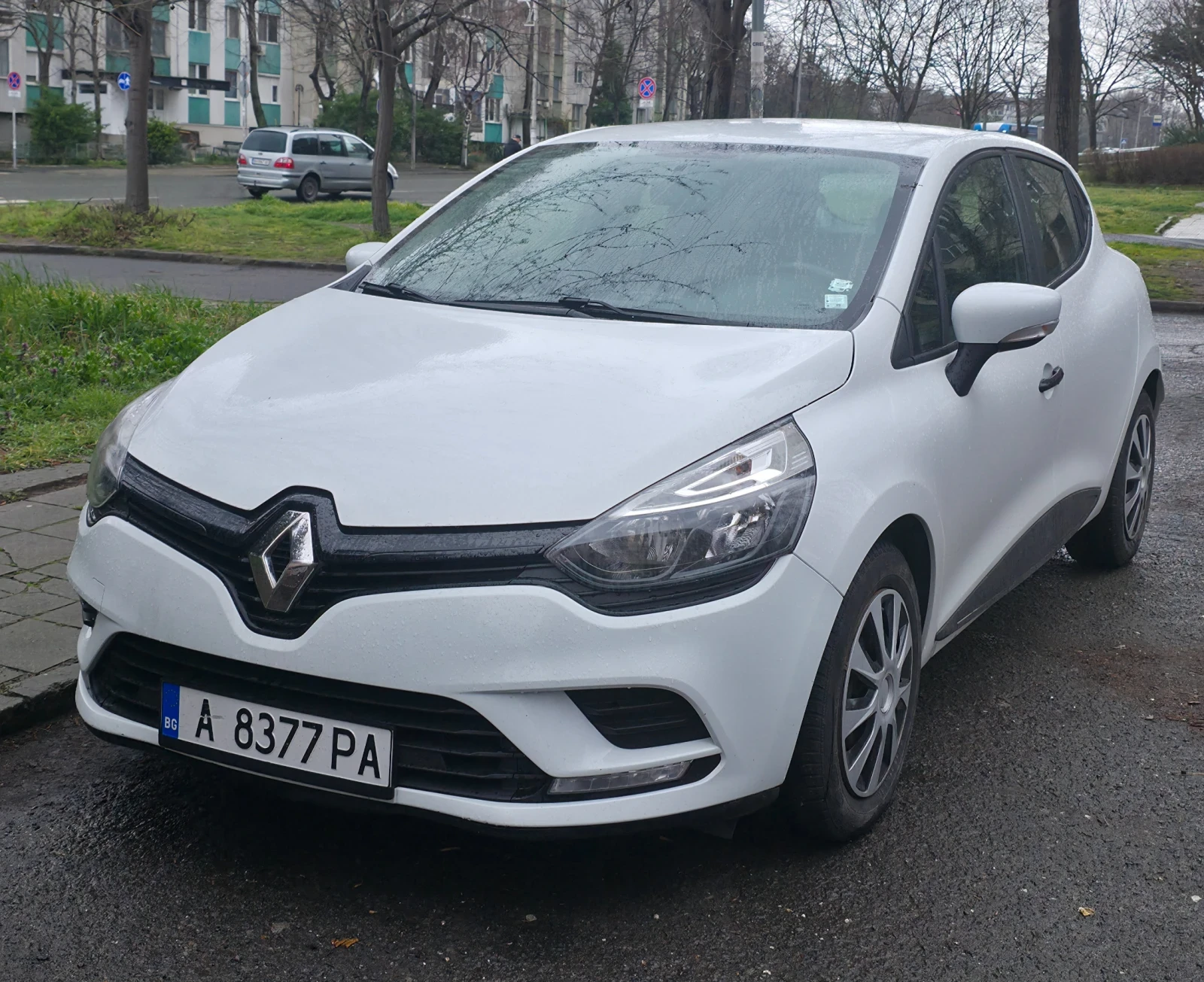 Renault Clio 1.5 Дизел, 75 к.с. като ново!, снимка 5 - Автомобили и джипове - 53982099