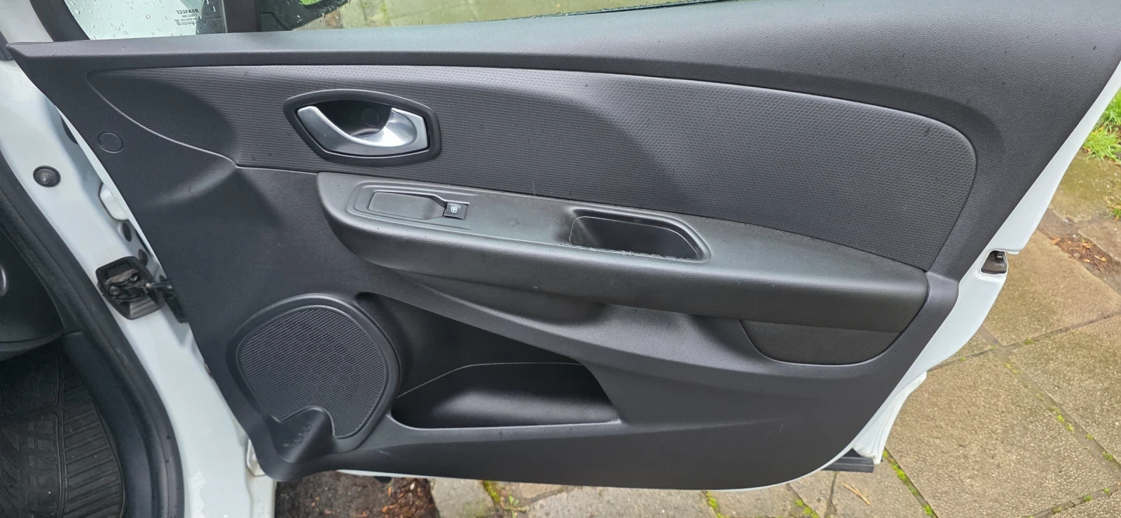 Renault Clio 1.5 Дизел, 75 к.с. като ново!, снимка 13 - Автомобили и джипове - 53982099