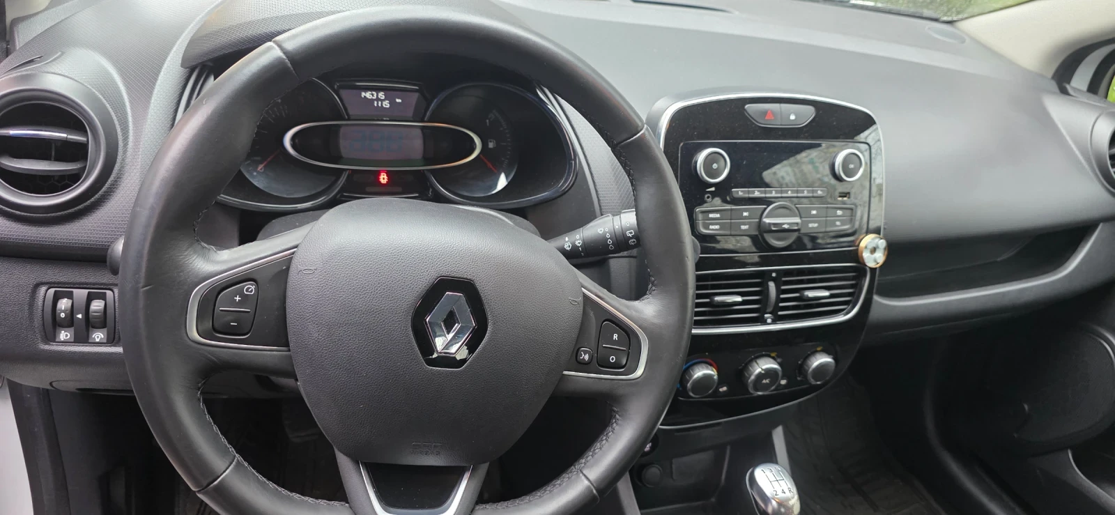 Renault Clio 1.5 Дизел, 75 к.с. като ново!, снимка 10 - Автомобили и джипове - 53982099