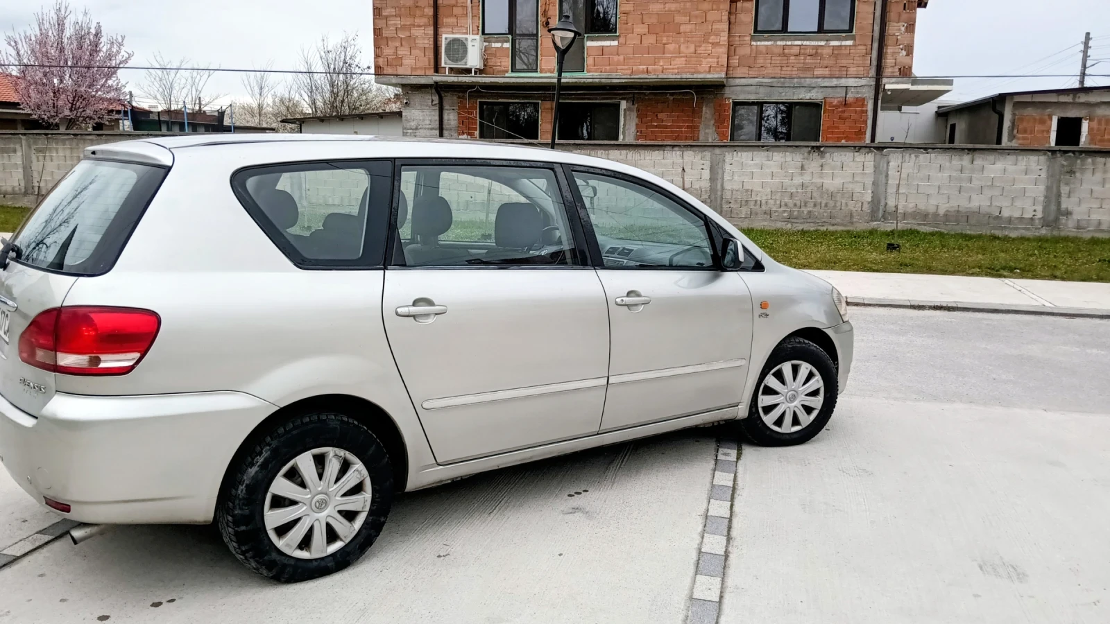 Toyota Avensis verso Toyota Avensis Verso 2.0 D4D | Mobile.bg � ����������� 3