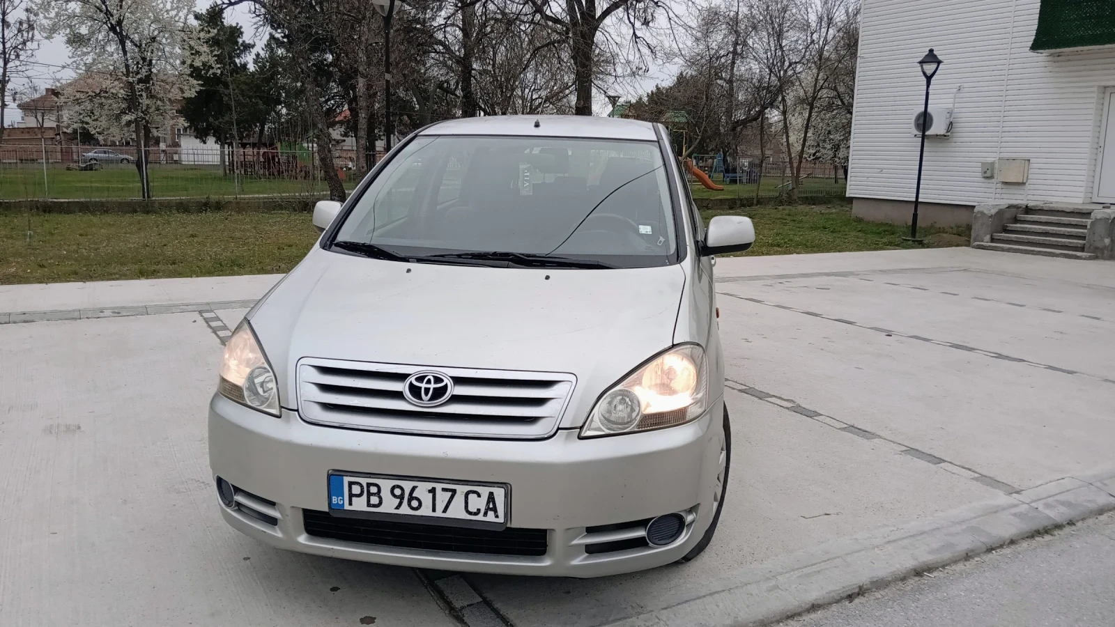 Toyota Avensis verso Toyota Avensis Verso 2.0 D4D | Auto.bg — изображение 1