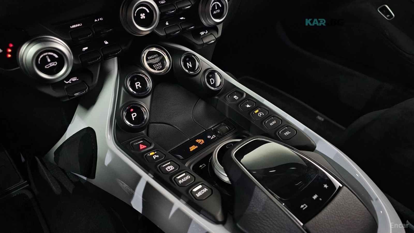 Aston Martin V8 Vantage * 4.0* V8* АЛКАНТАРА* ПОДГРЕВ* 360* , снимка 9 - Автомобили и джипове - 54893100