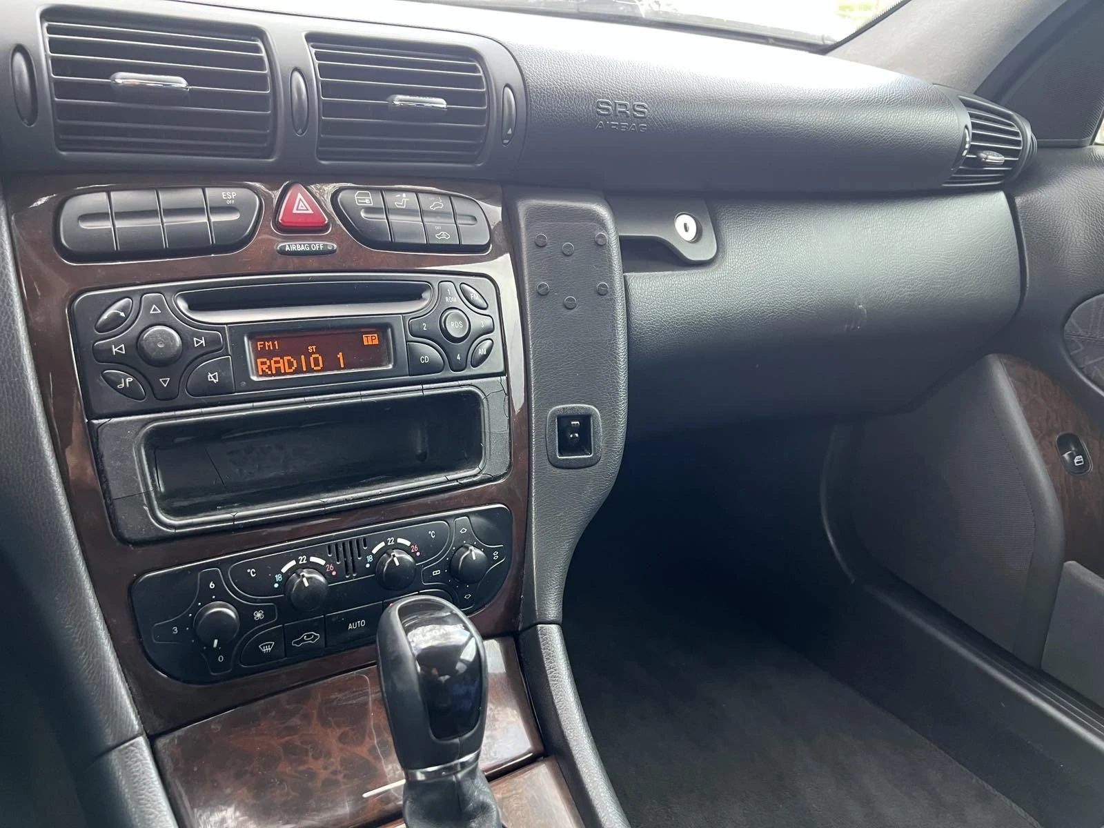 Mercedes-Benz C 220, снимка 7 - Автомобили и джипове - 55275179