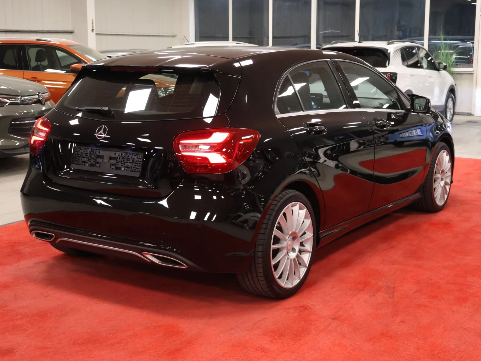 Mercedes-Benz A 200 d | 7-DCT | AMG Line | LED, снимка 6 - Автомобили и джипове - 56036134