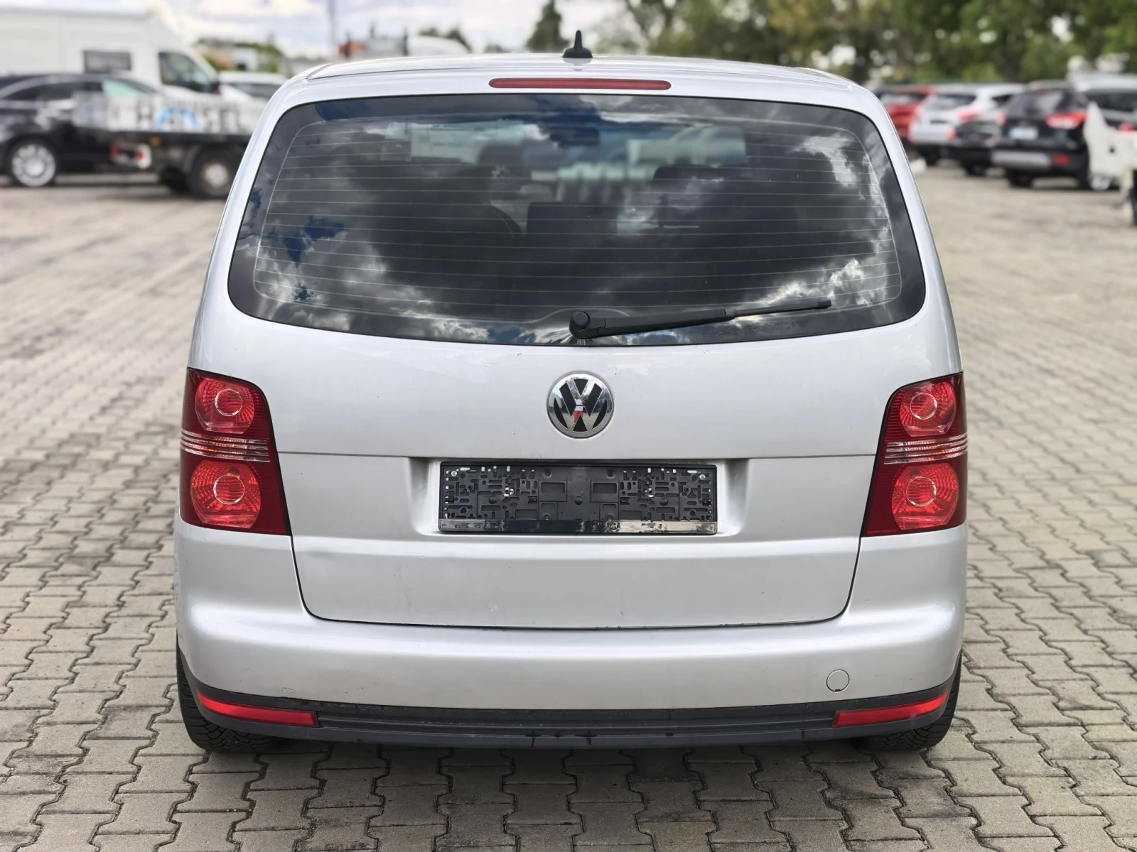 VW Touran 1.9тди 90кс, снимка 6 - Автомобили и джипове - 56198631