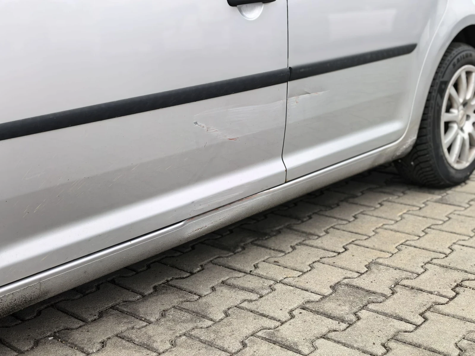 VW Touran 1.9тди 90кс, снимка 3 - Автомобили и джипове - 56198631
