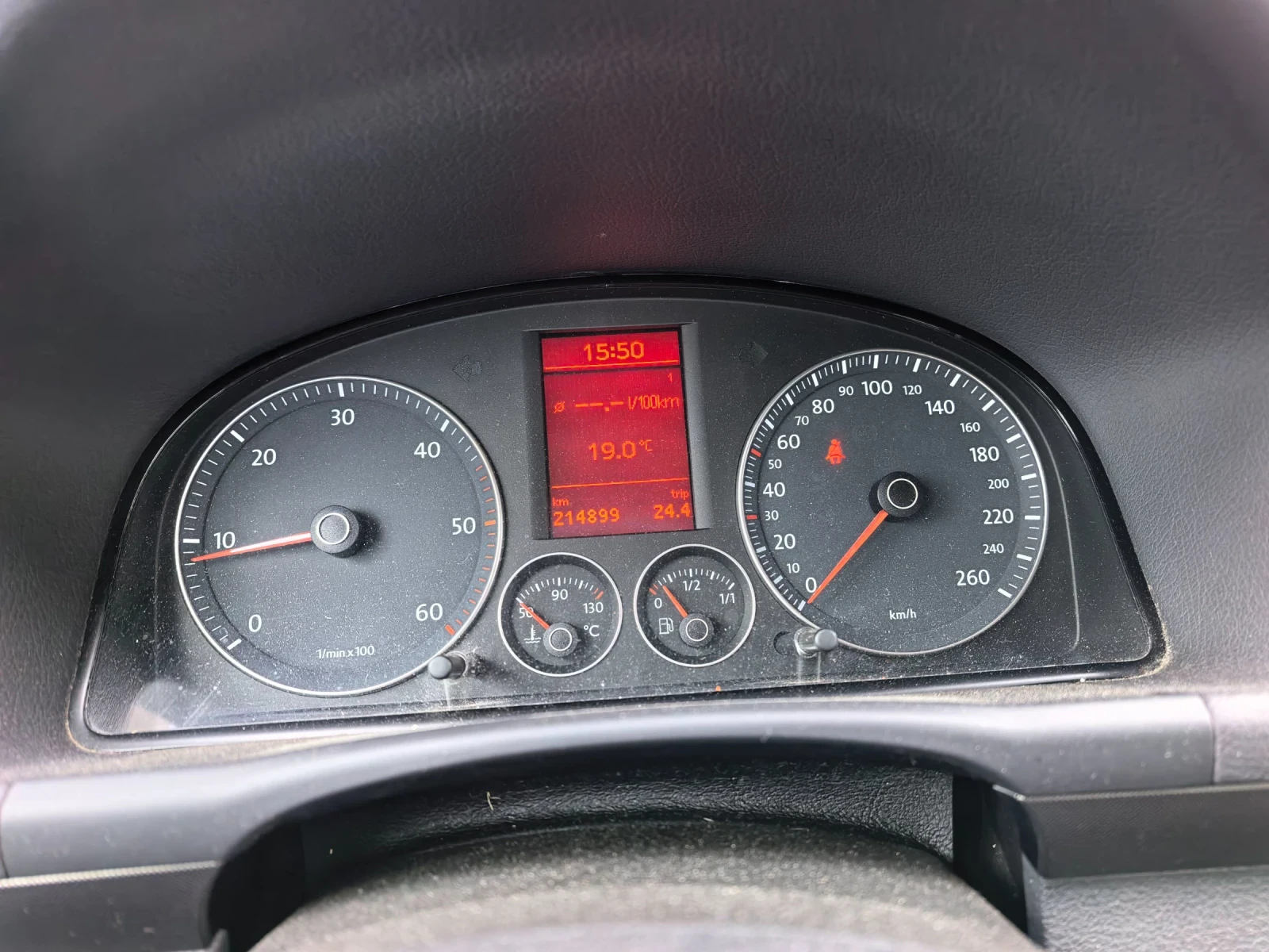 VW Touran 1.9тди 90кс, снимка 14 - Автомобили и джипове - 56198631