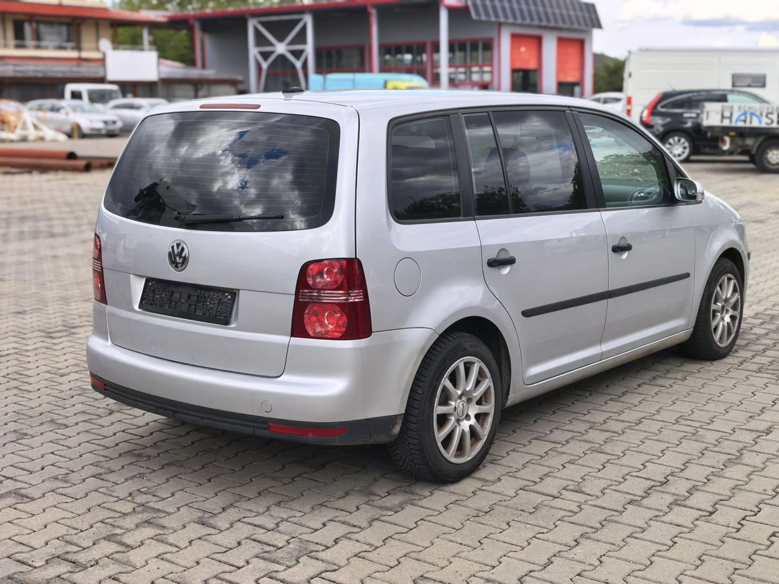 VW Touran 1.9тди 90кс, снимка 7 - Автомобили и джипове - 56198631