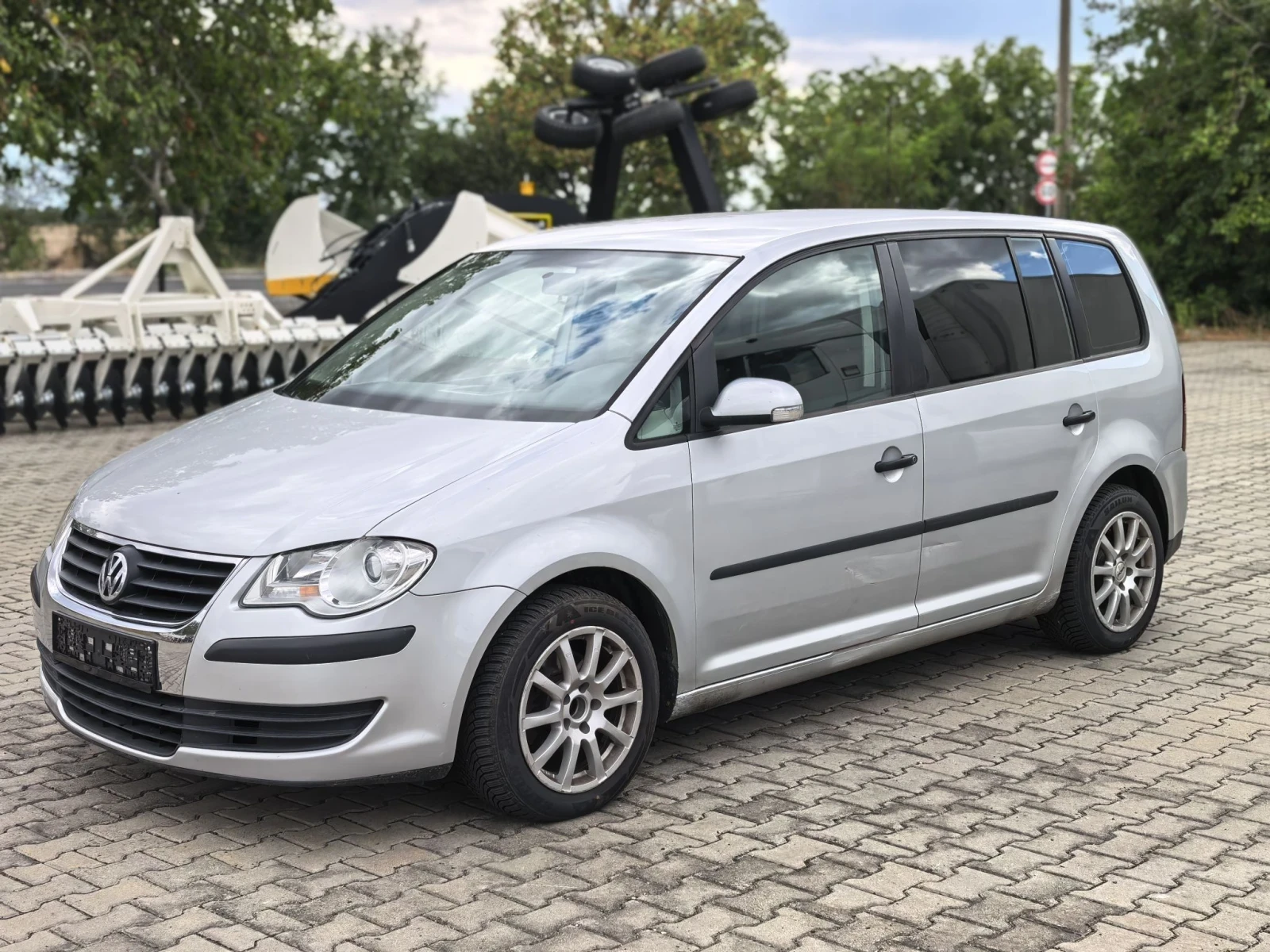 VW Touran 1.9тди 90кс, снимка 2 - Автомобили и джипове - 56198631