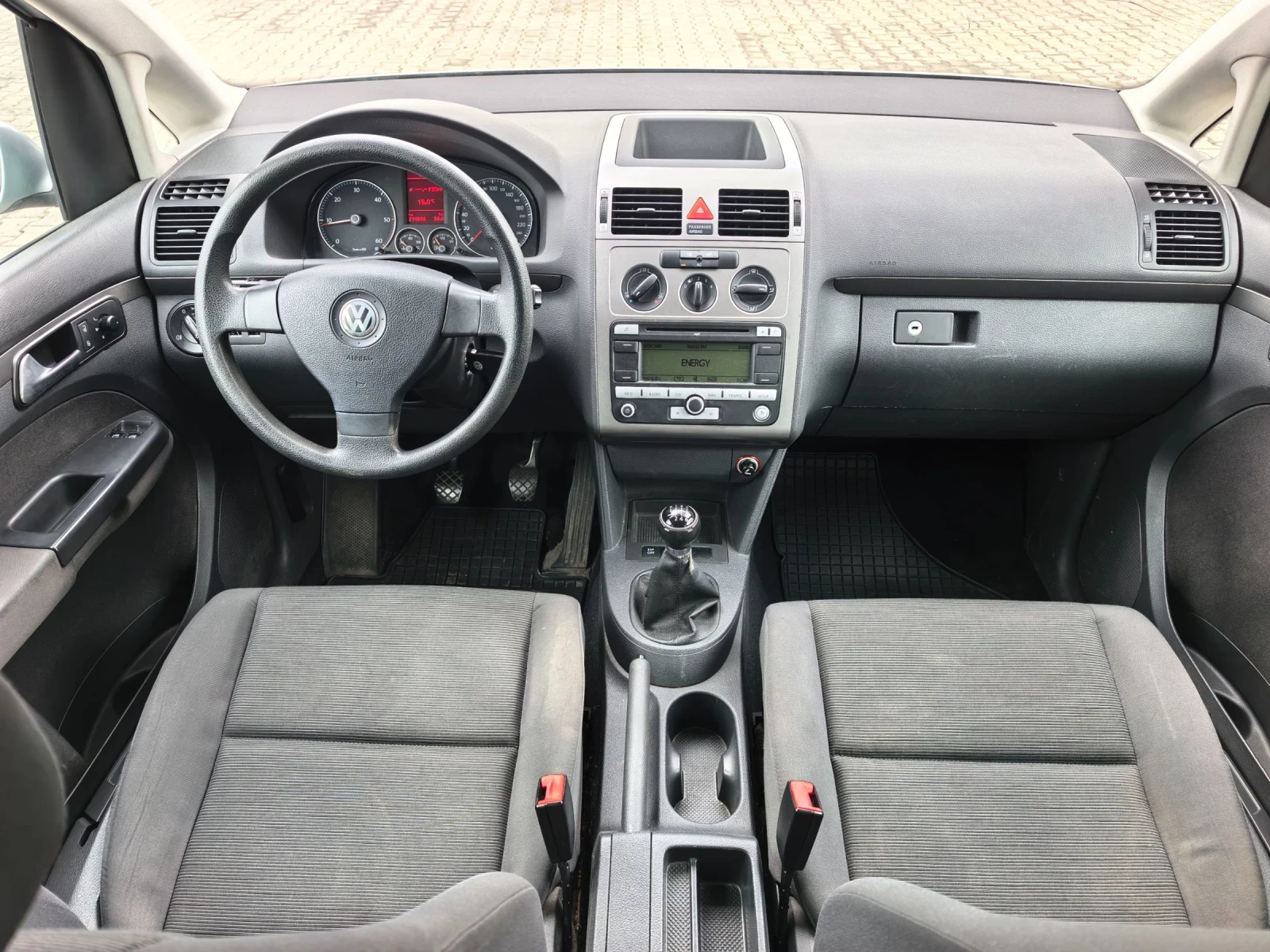 VW Touran 1.9тди 90кс, снимка 11 - Автомобили и джипове - 56198631
