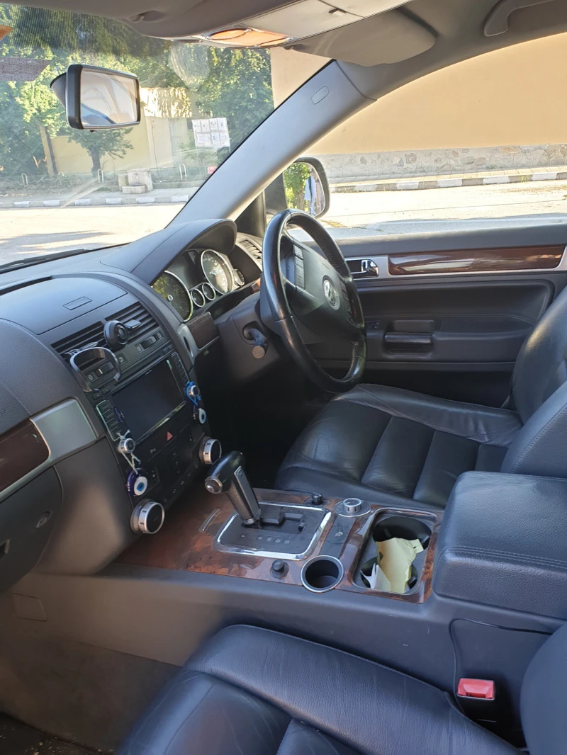 VW Touareg, снимка 14 - Автомобили и джипове - 47676438