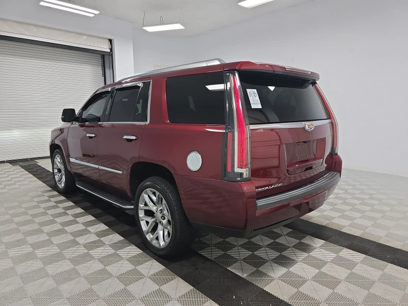 Cadillac Escalade  Luxury 1SB ВСИЧКИ ЕКСТРИ ЗА МОДЕЛА, снимка 3 - Автомобили и джипове - 47670549