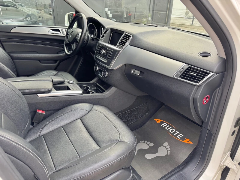 Mercedes-Benz ML 250 CDi AMG Pack * Premium* Подгрев/Keyless/Камера, снимка 10 - Автомобили и джипове - 52673327