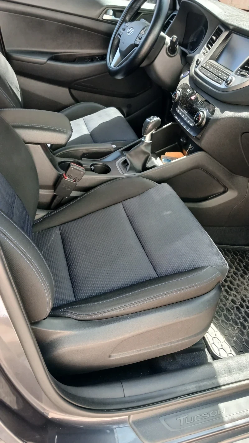 Hyundai Tucson, снимка 11 - Автомобили и джипове - 56634140