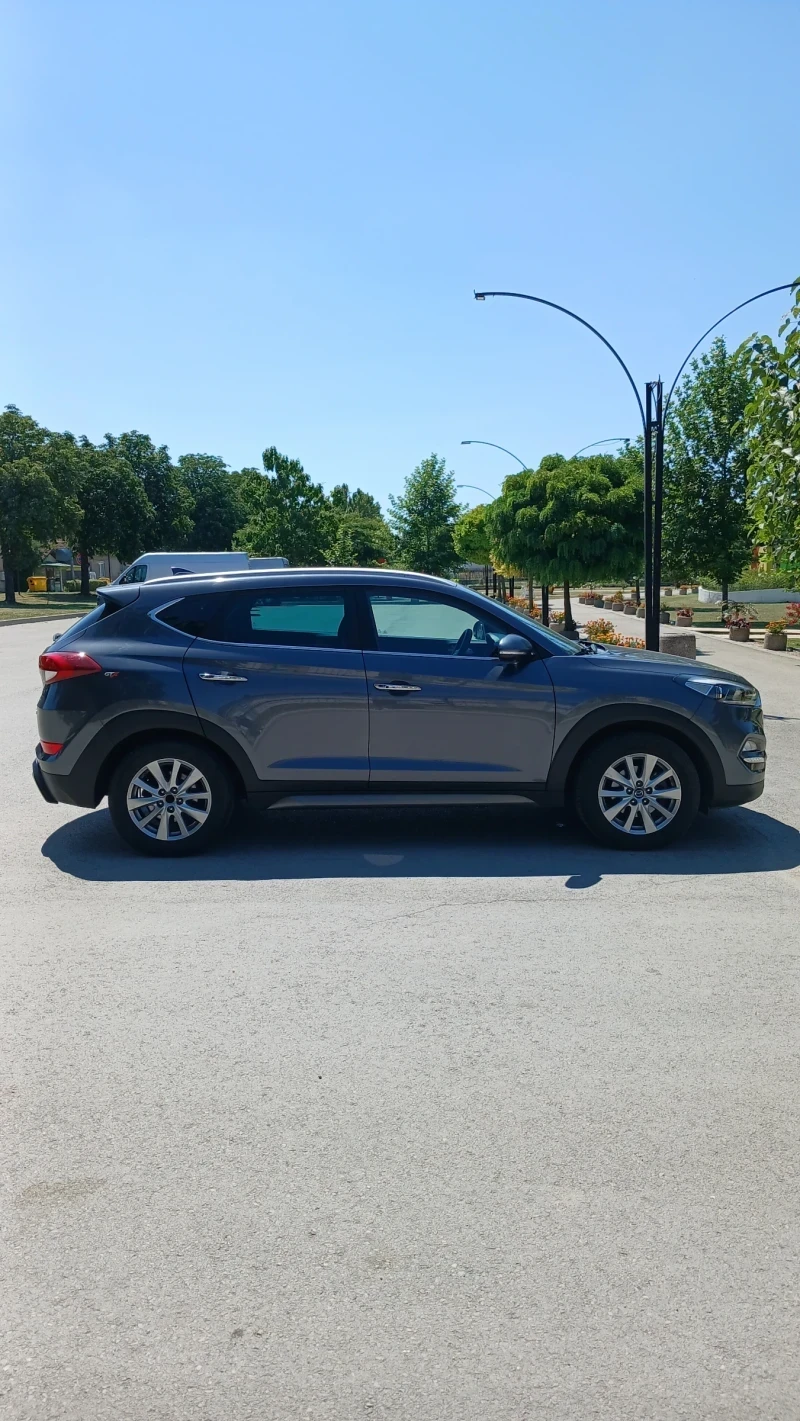 Hyundai Tucson, снимка 8 - Автомобили и джипове - 56634140
