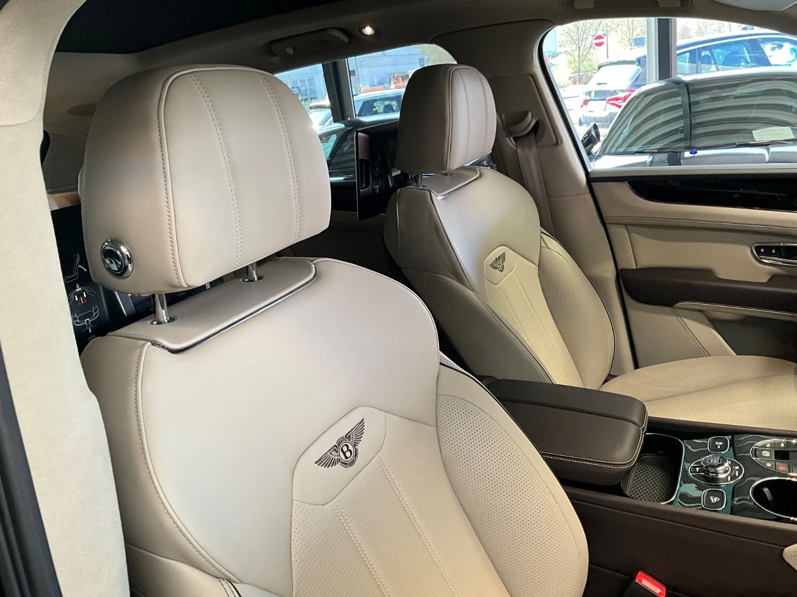 Bentley Bentayga V8 S/ BLACKLINE/ NAIM/ PANO/ LIFT/ 360/ TV/ 22/ | Mobile.bg   12