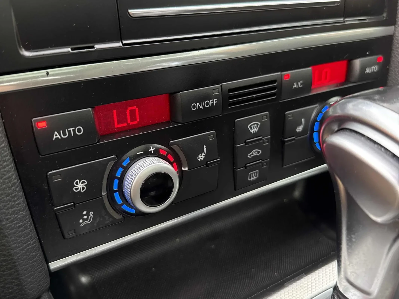 Audi Q7 ПРОВЕРЕН АВТОМОБИЛ / СЕРВИЗНА ИСТОРИЯ - изображение 9