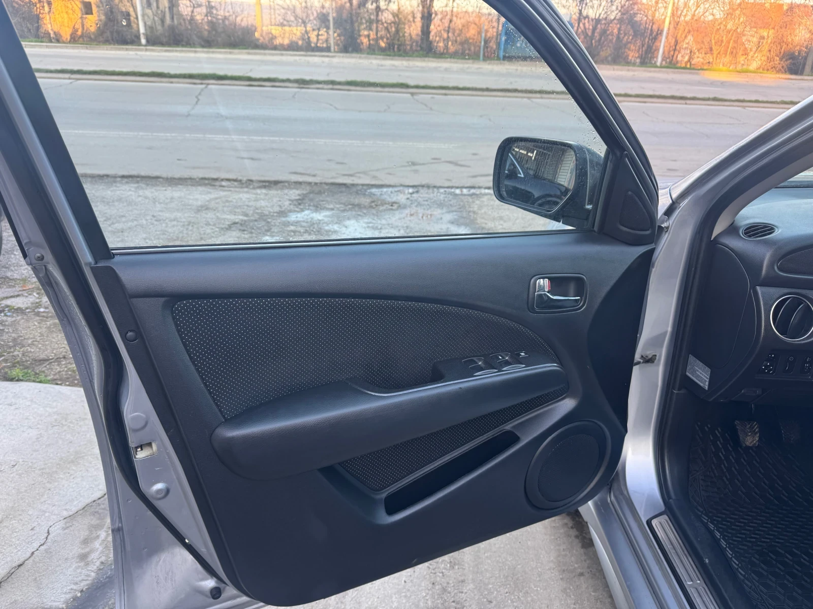 Mitsubishi Outlander 2.0 I Turbo ��������� | Mobile.bg � ����������� 13