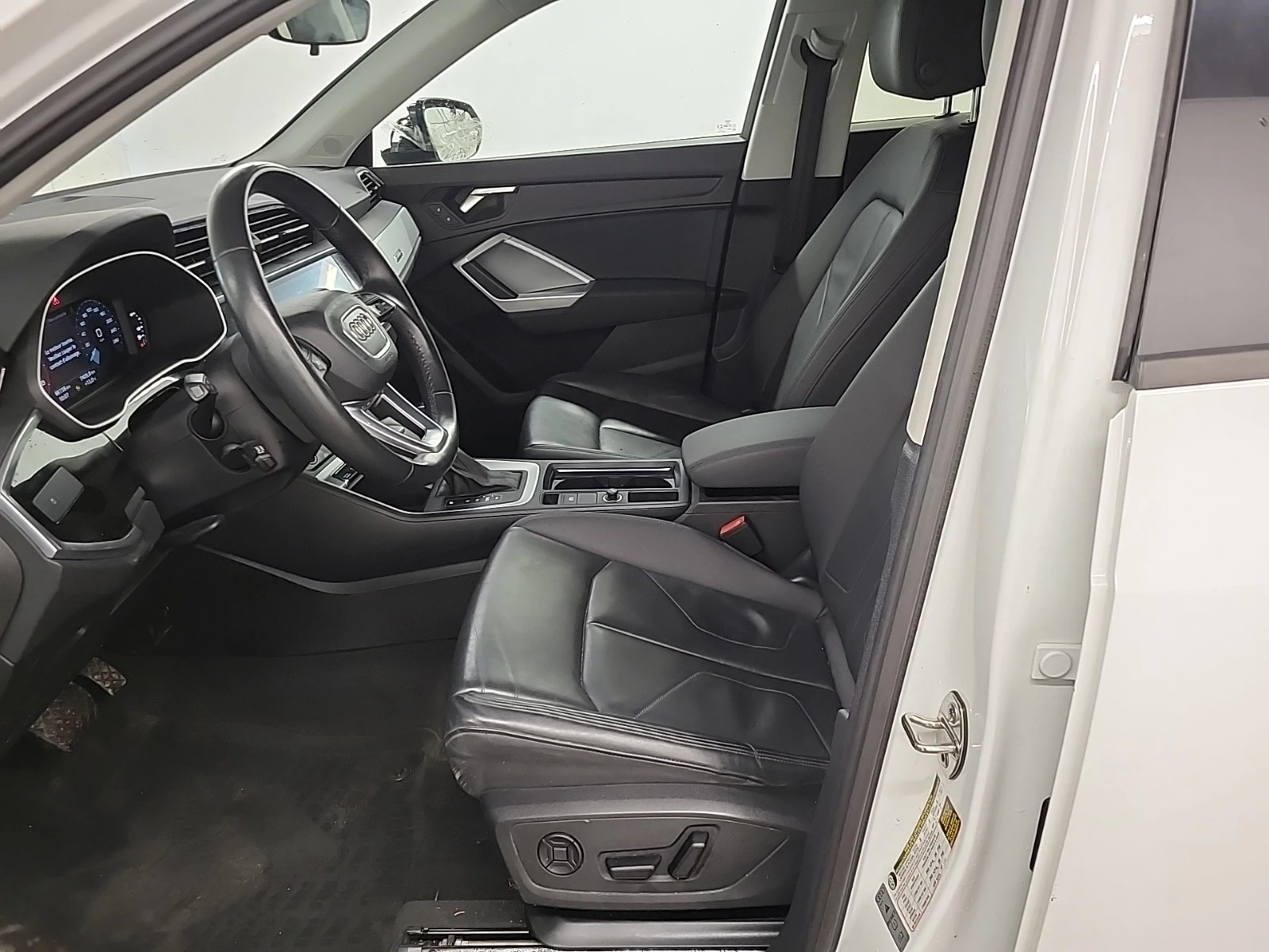 Audi Q3 * * CARFAX * * ���� ������ * *  | Mobile.bg � ����������� 8