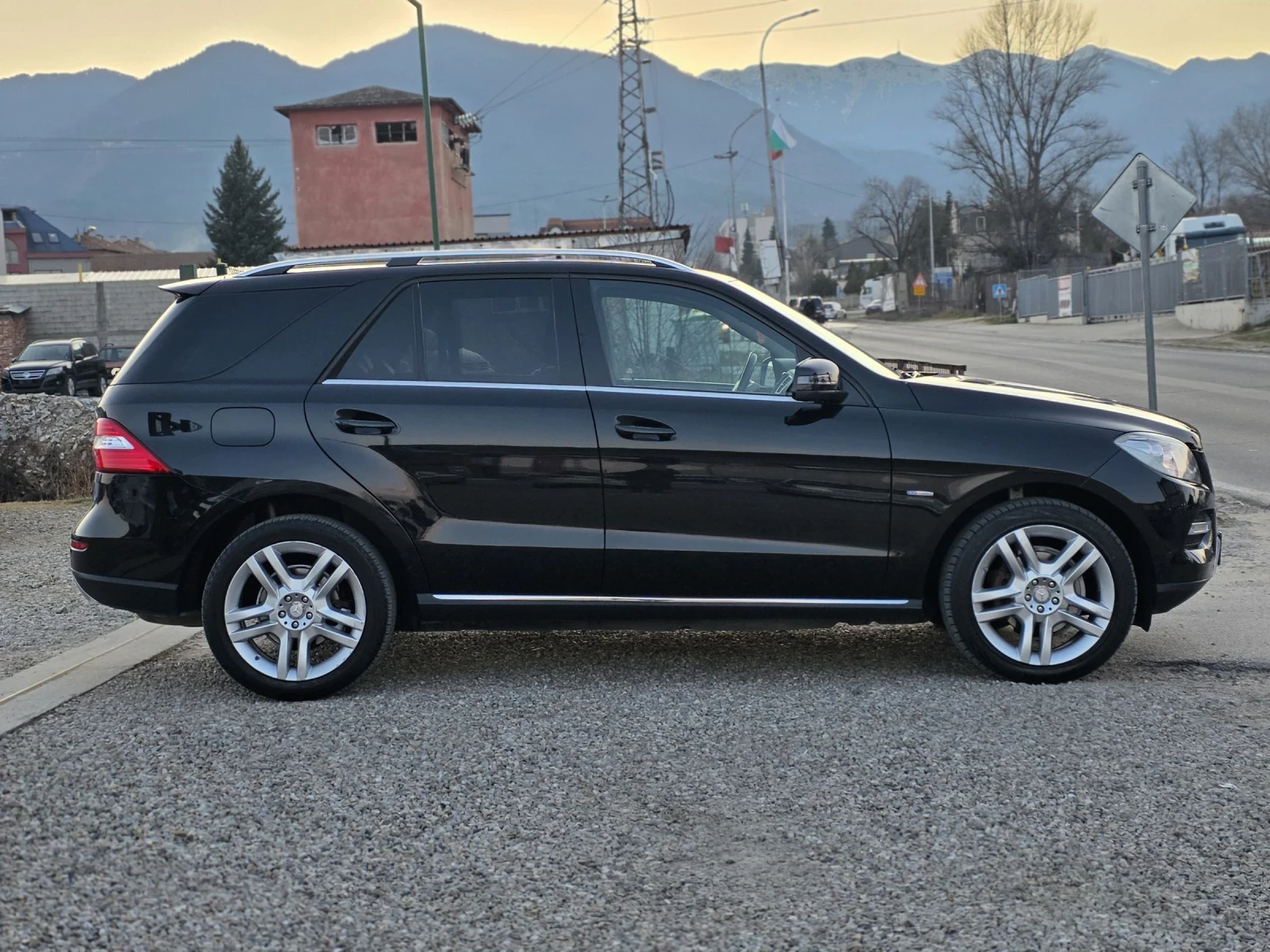 Mercedes-Benz ML 350 3.5 CDI * 258 k.c* 4 matic Запазен Джип!!!, снимка 6 - Автомобили и джипове - 53738788