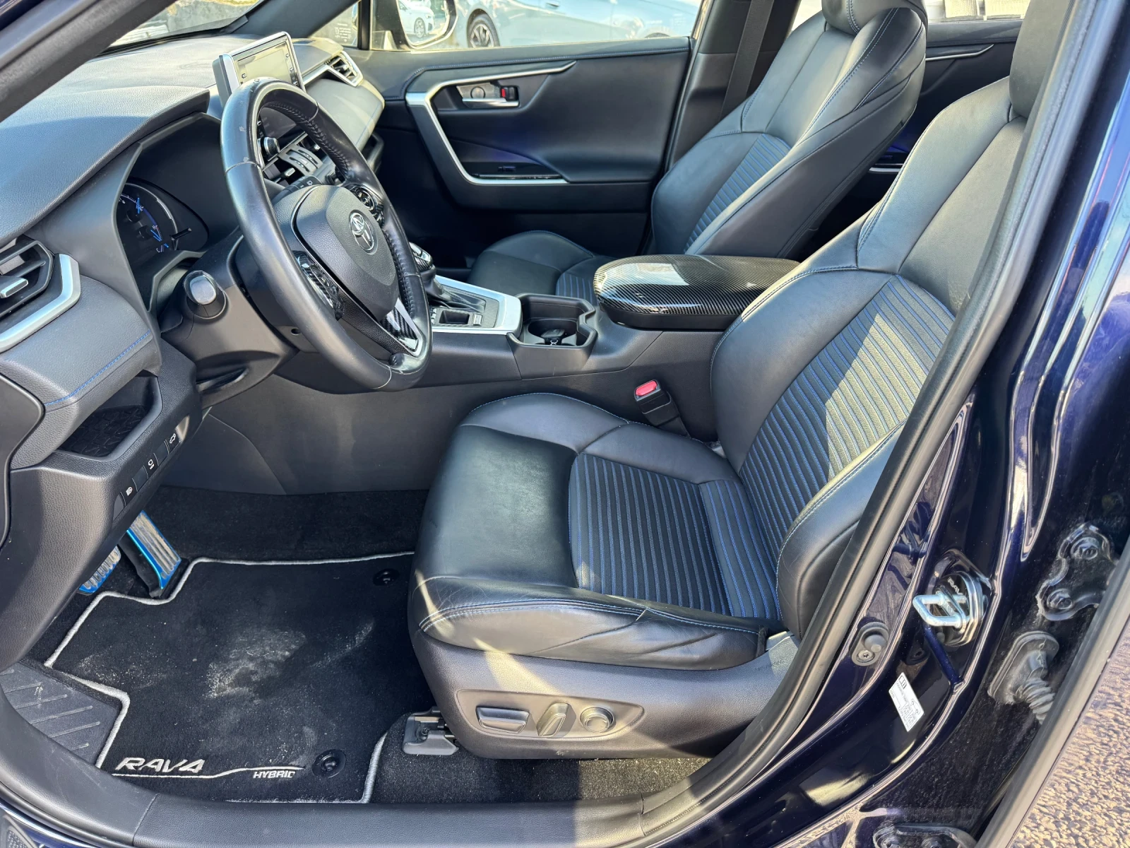 Toyota Rav4 117300км* КАМЕРИ 360* ПОДГРЕВ* КОЖА* КАРБОН* , снимка 9 - Автомобили и джипове - 53787662