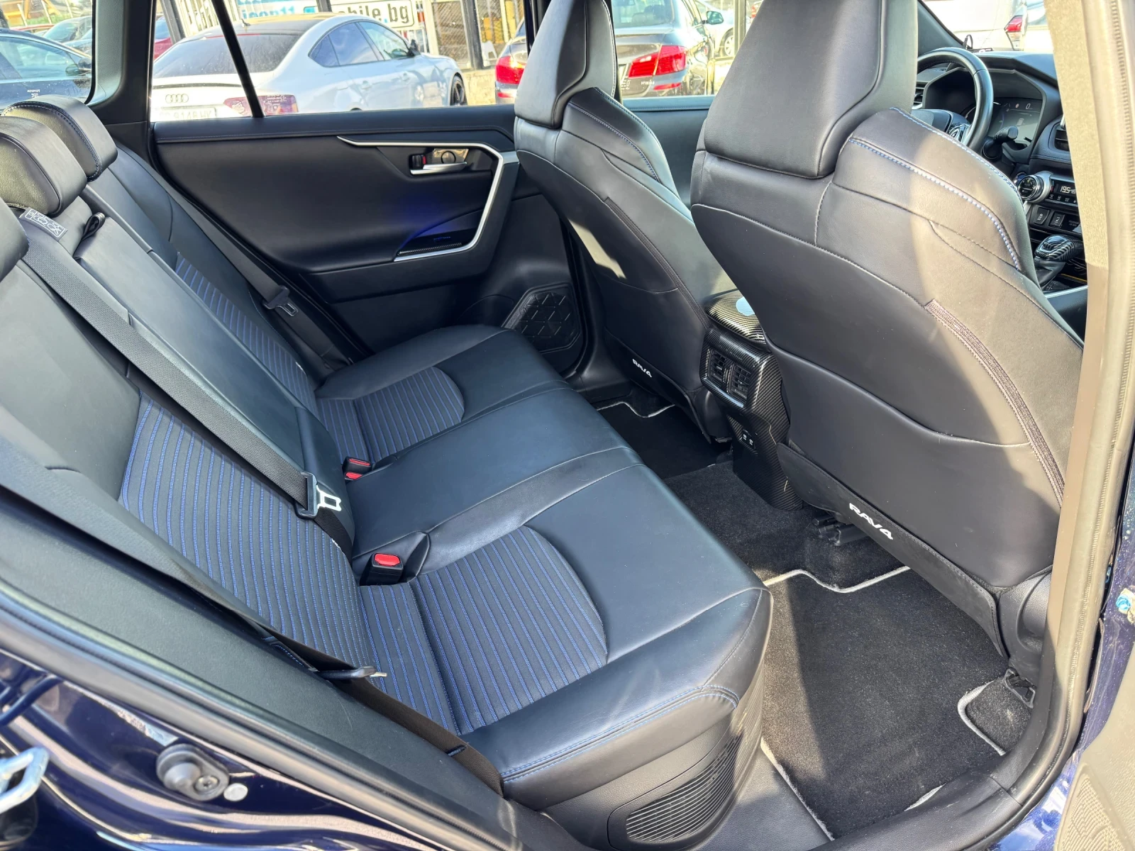 Toyota Rav4 117300км* КАМЕРИ 360* ПОДГРЕВ* КОЖА* КАРБОН* , снимка 15 - Автомобили и джипове - 53787662