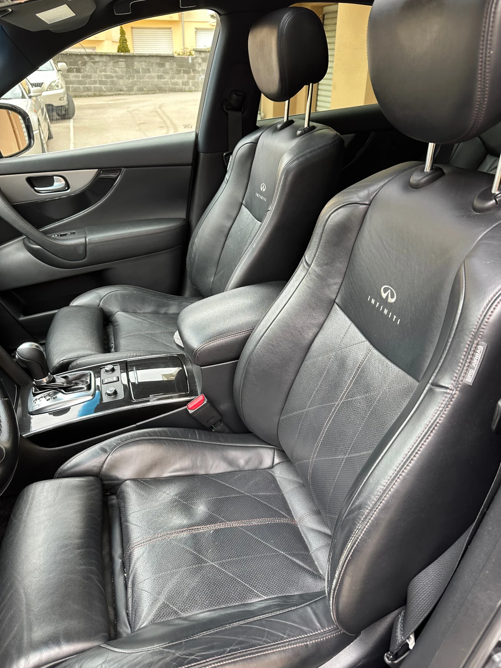 Infiniti QX70 S 4x4, снимка 8 - Автомобили и джипове - 53874342