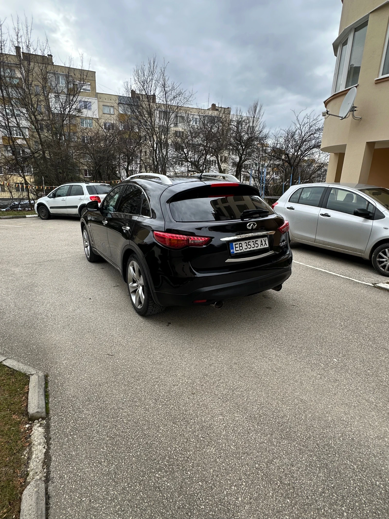 Infiniti QX70 S 4x4, снимка 3 - Автомобили и джипове - 53874342