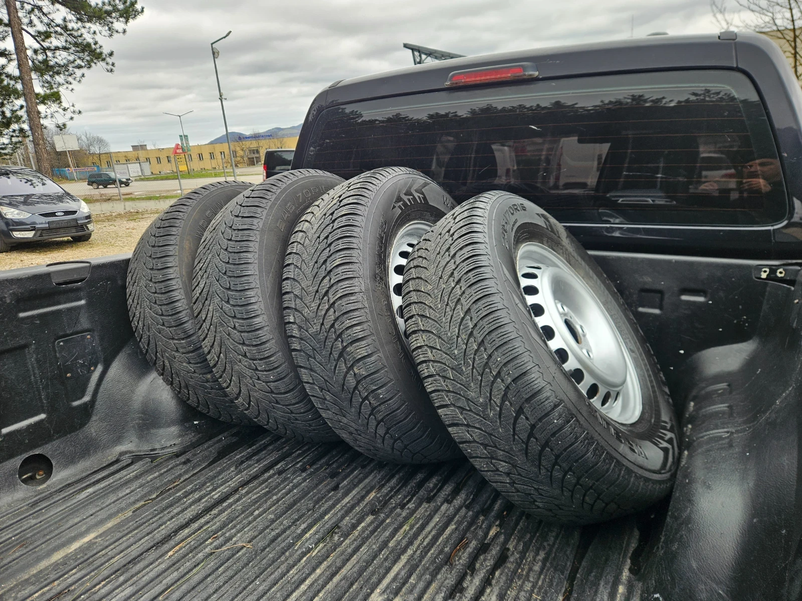 VW Amarok 2.0 dsg 180 ks 180000km serviz, снимка 15 - Автомобили и джипове - 54033519