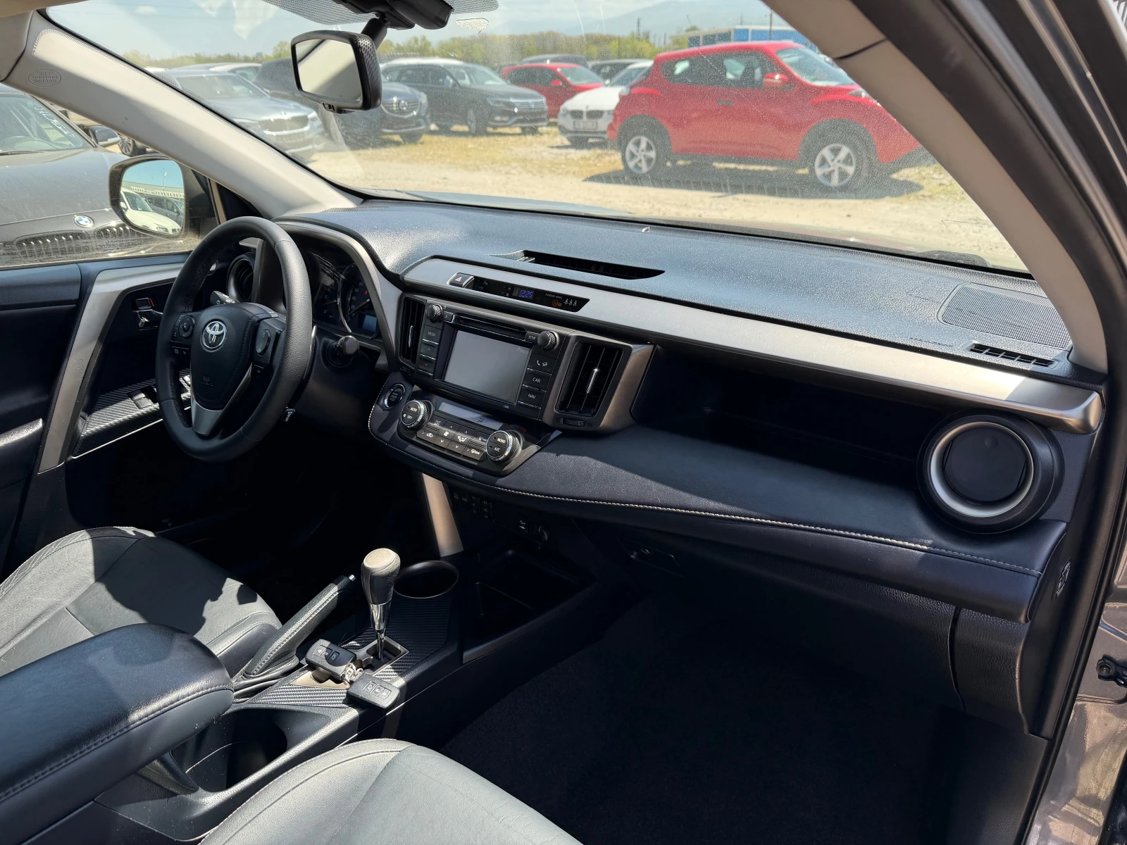 Toyota Rav4 2.2 D4D, снимка 12 - Автомобили и джипове - 54332010