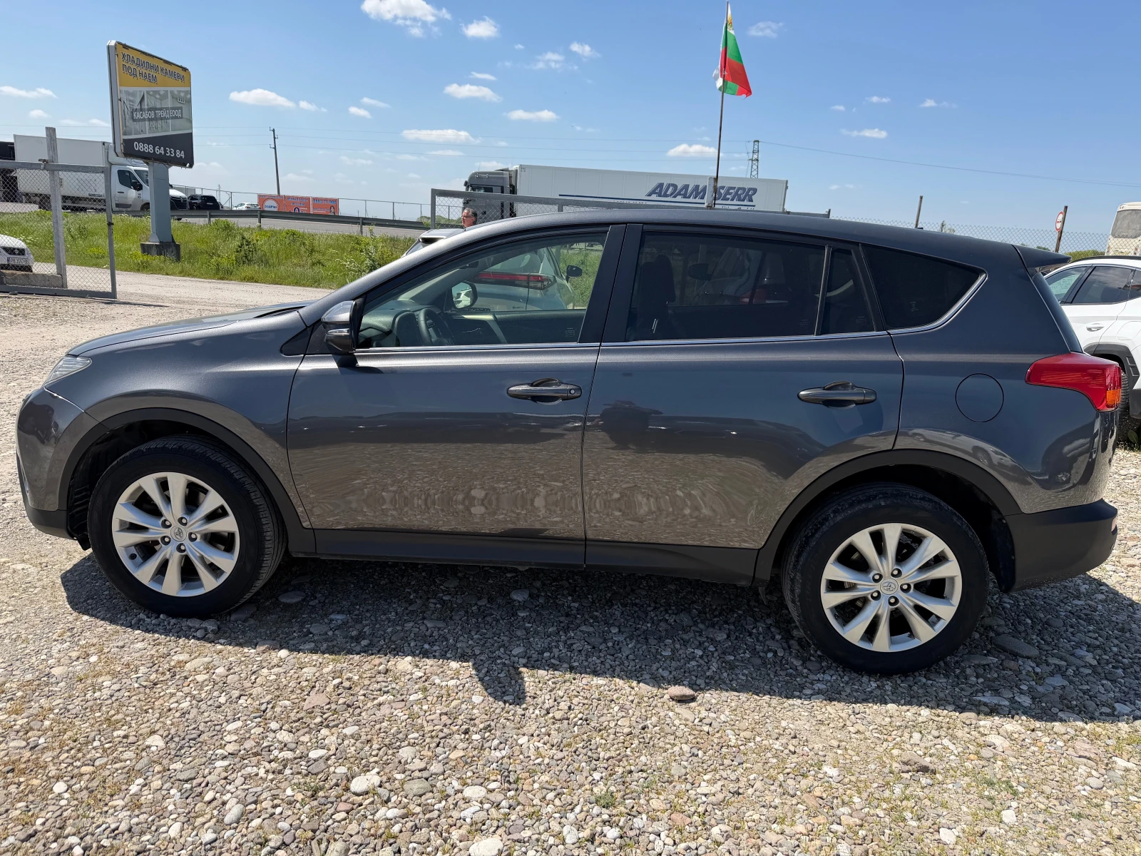 Toyota Rav4 2.2 D4D, снимка 8 - Автомобили и джипове - 54332010