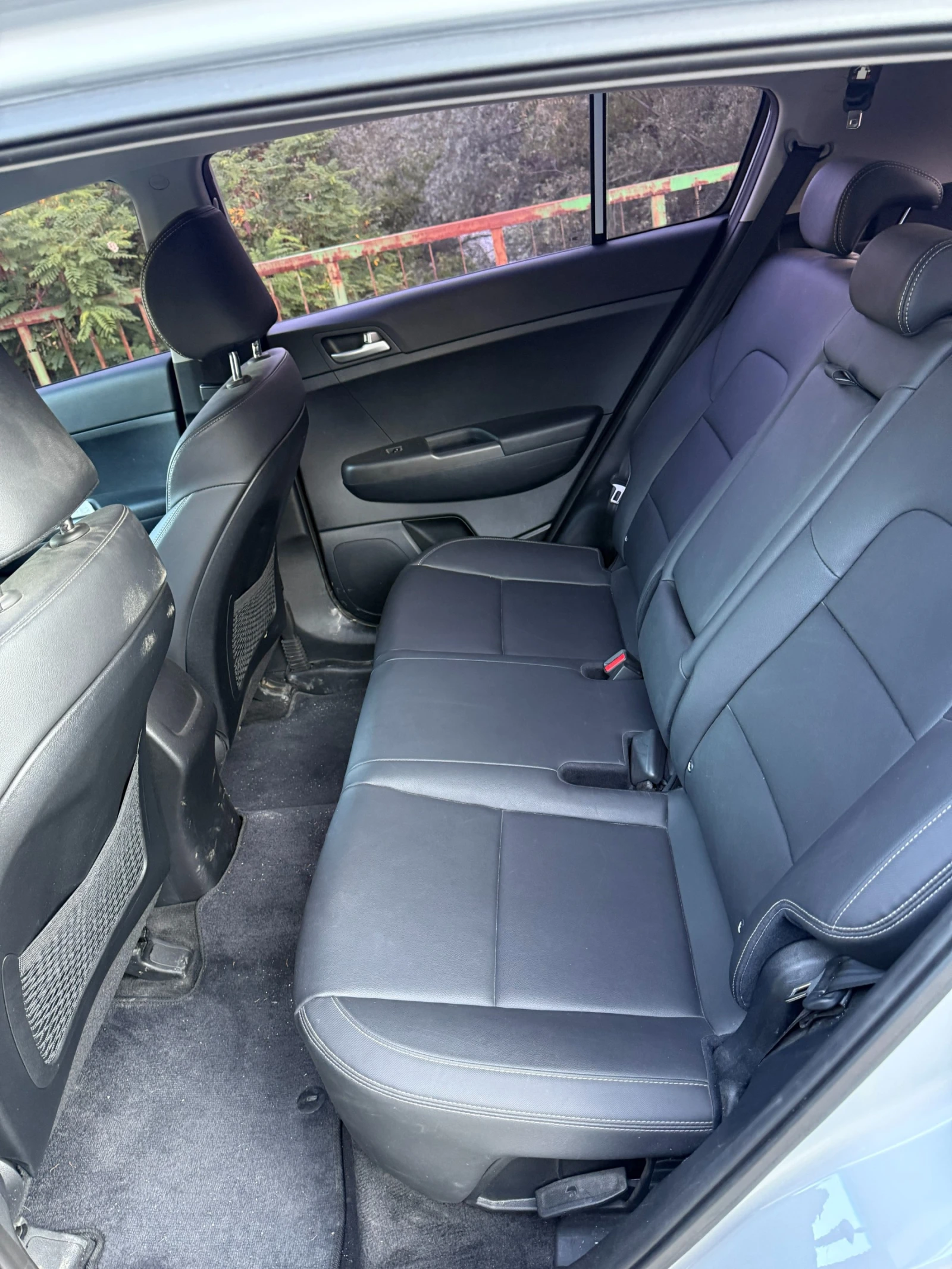 Kia Sportage 2.0 CRDi, снимка 14 - Автомобили и джипове - 55416978