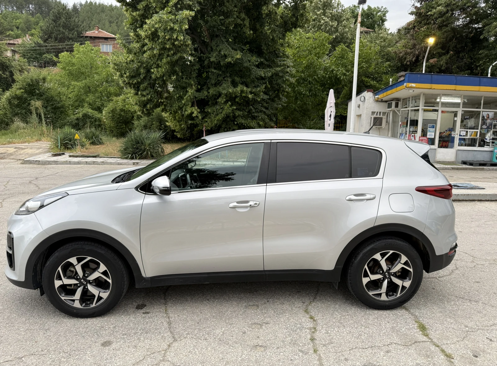 Kia Sportage 2.0 CRDi, снимка 4 - Автомобили и джипове - 55416978