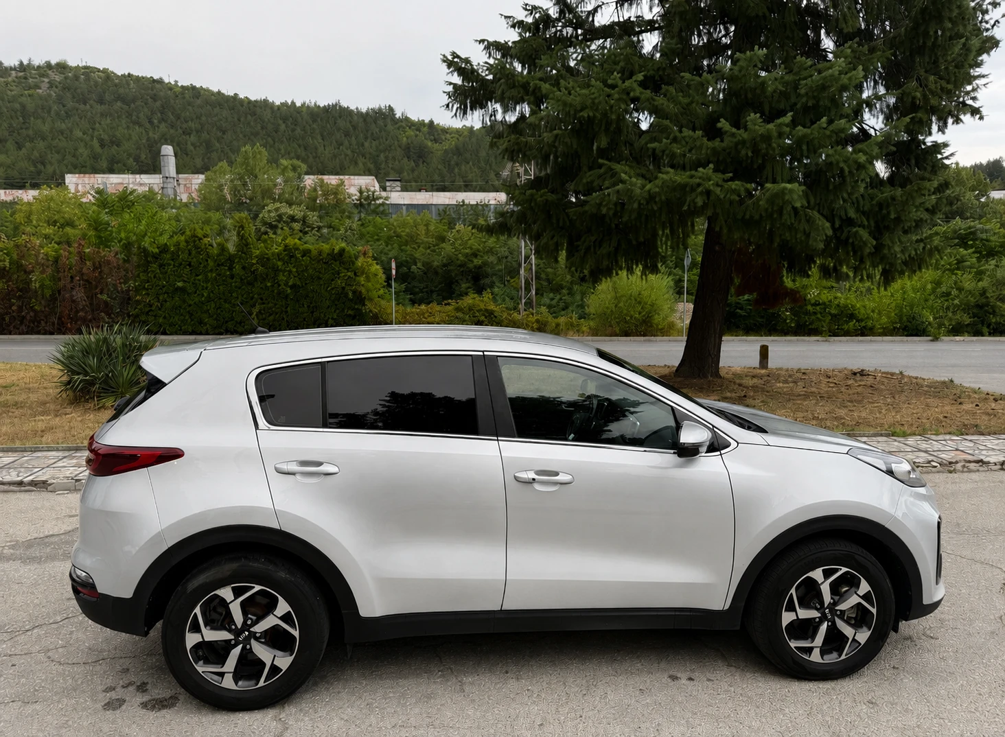 Kia Sportage 2.0 CRDi, снимка 6 - Автомобили и джипове - 55416978