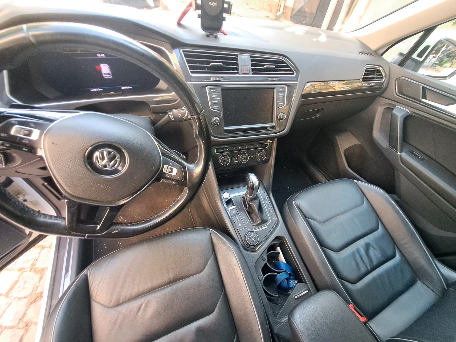 VW Tiguan, снимка 7 - Автомобили и джипове - 56061215