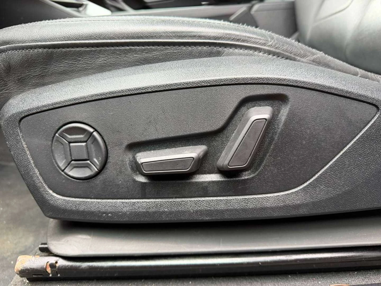 Audi Q3, снимка 17 - Автомобили и джипове - 56115327