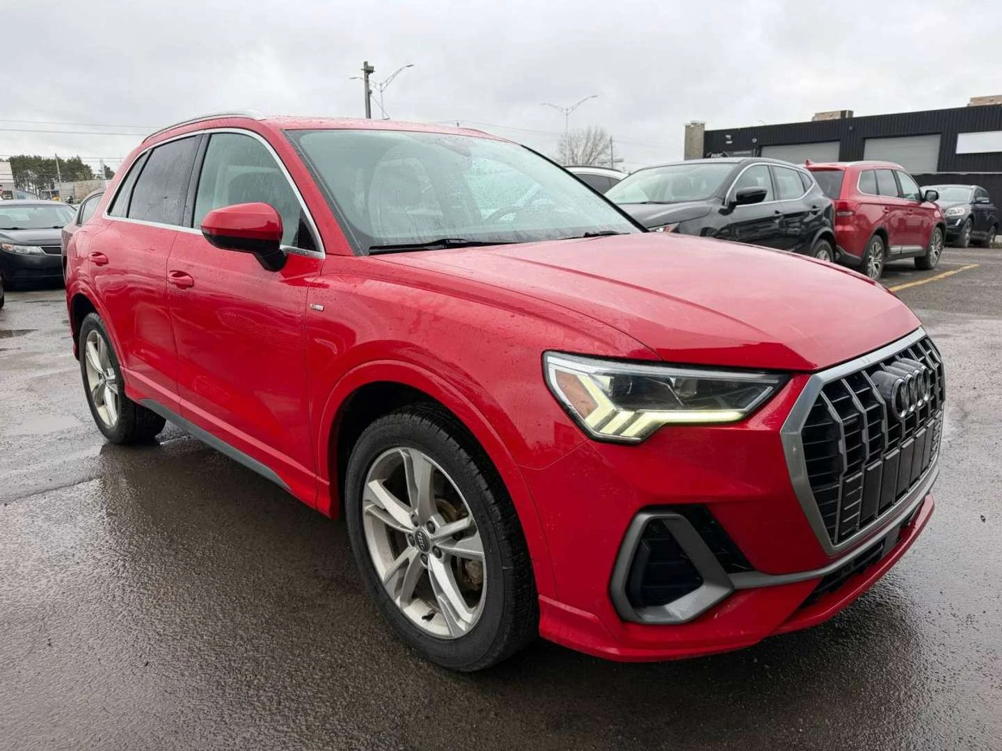 Audi Q3, снимка 2 - Автомобили и джипове - 56115327