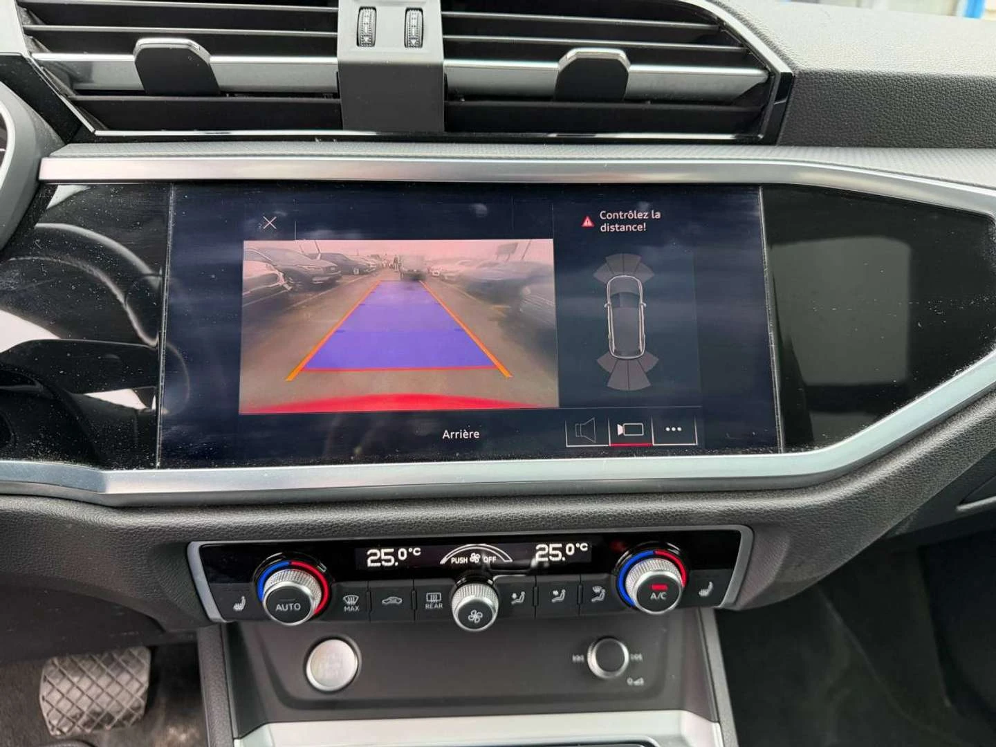 Audi Q3, снимка 13 - Автомобили и джипове - 56115327