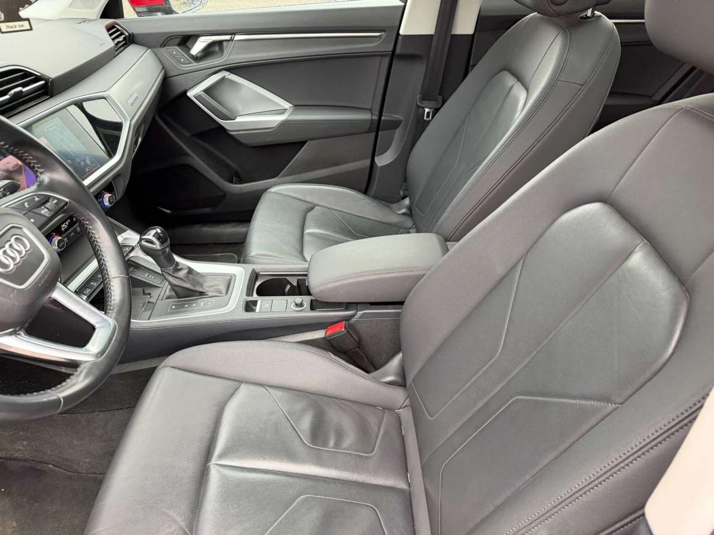 Audi Q3, снимка 15 - Автомобили и джипове - 56115327