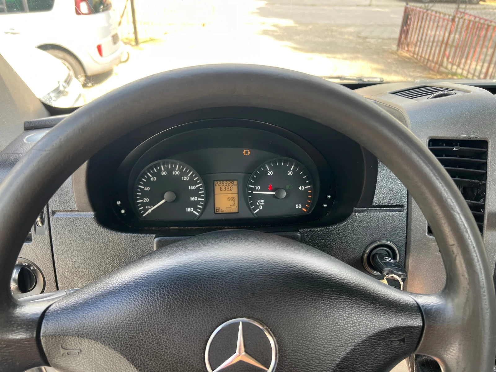 Mercedes-Benz Sprinter 313 Дограмаджийка  - изображение 9