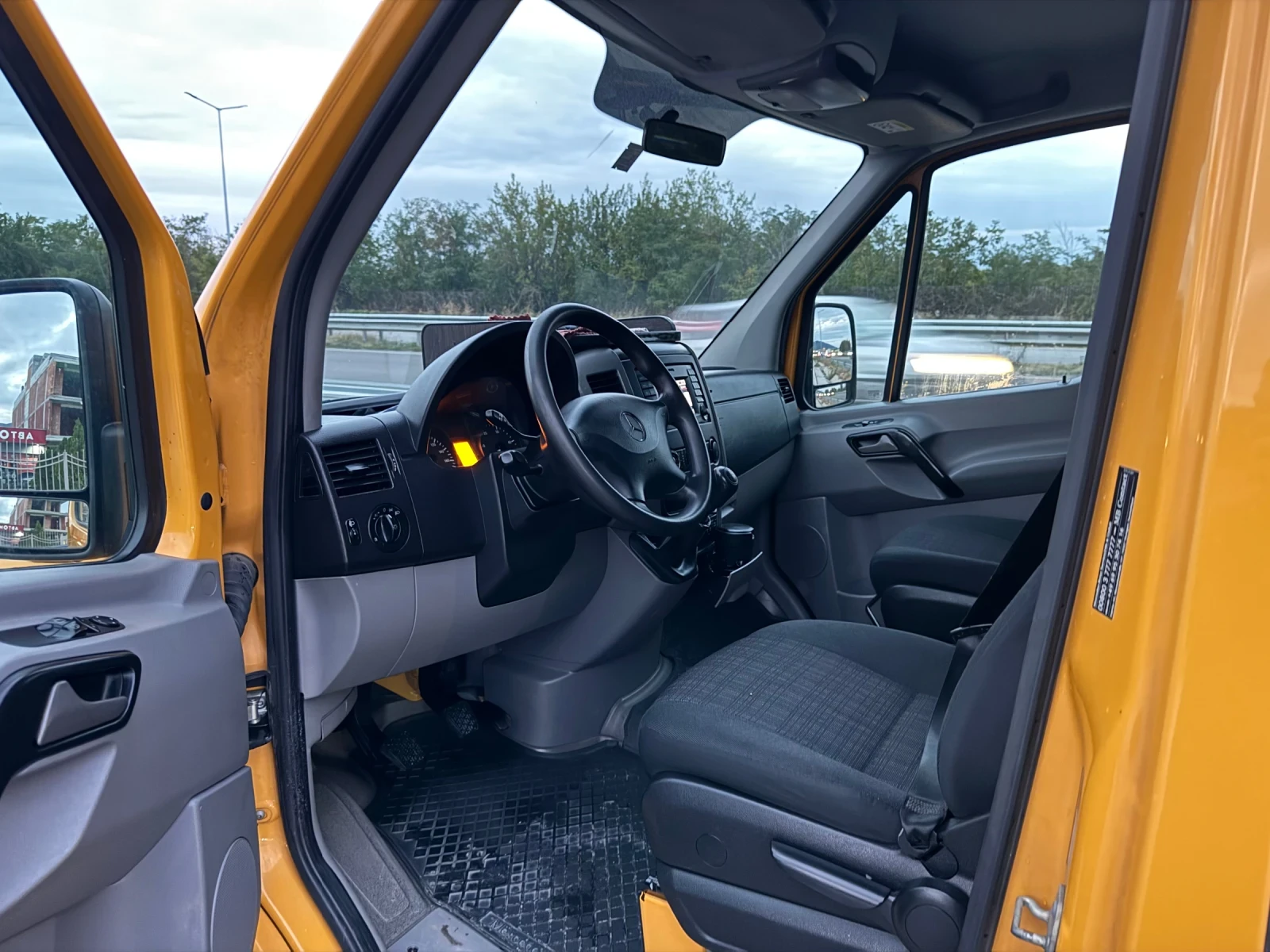 Mercedes-Benz Sprinter 316 КАТО НОВ - изображение 9