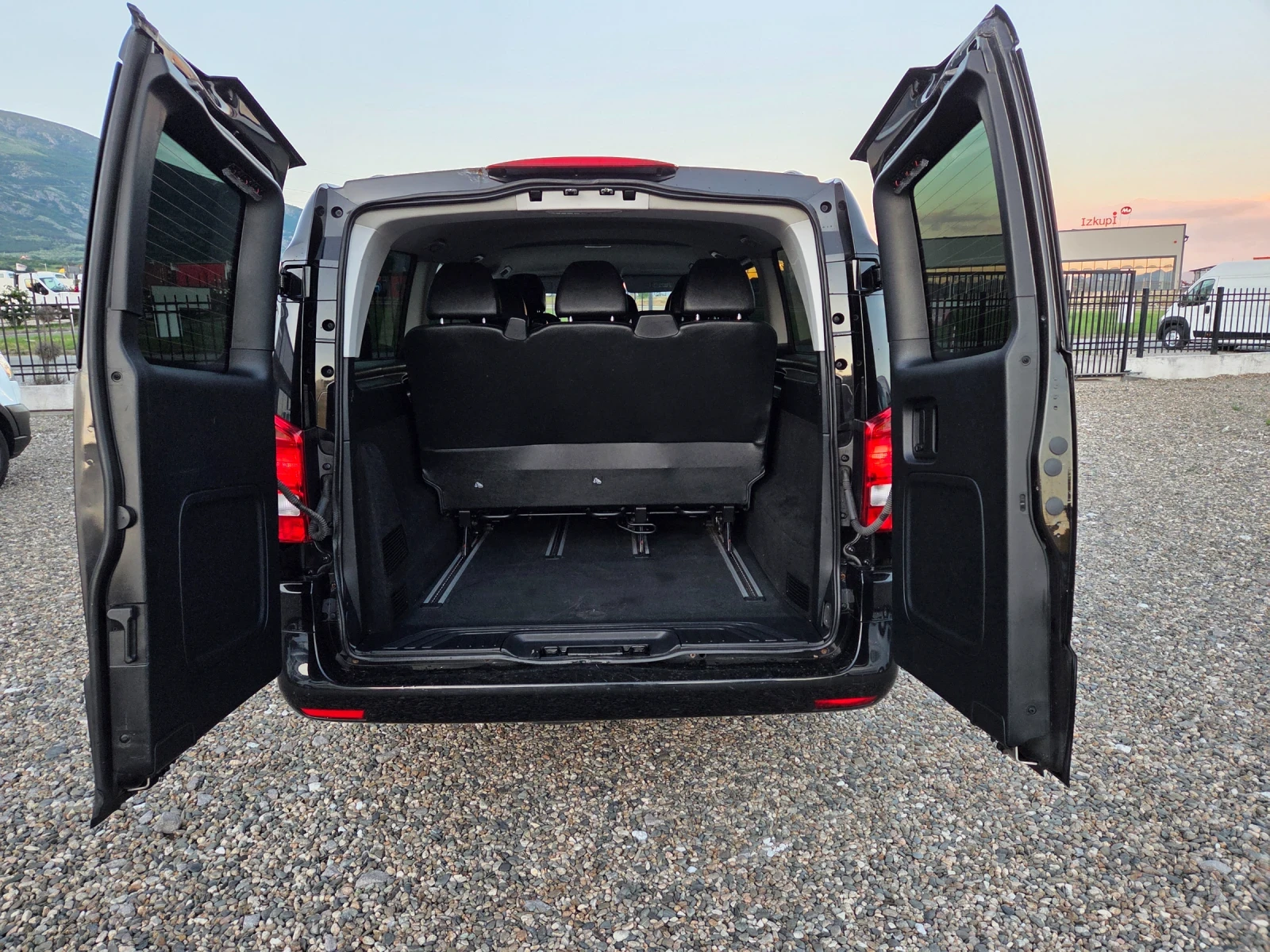 Mercedes-Benz Vito 114cdi 9места 4matik климатик evro 6, снимка 13 - Бусове и автобуси - 54682841