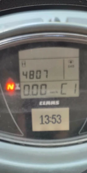 Трактор Claas ARION 420, снимка 10
